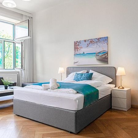Brilliant 2Br Apt. Near Akh-Hospital Apartment Wina Bagian luar foto