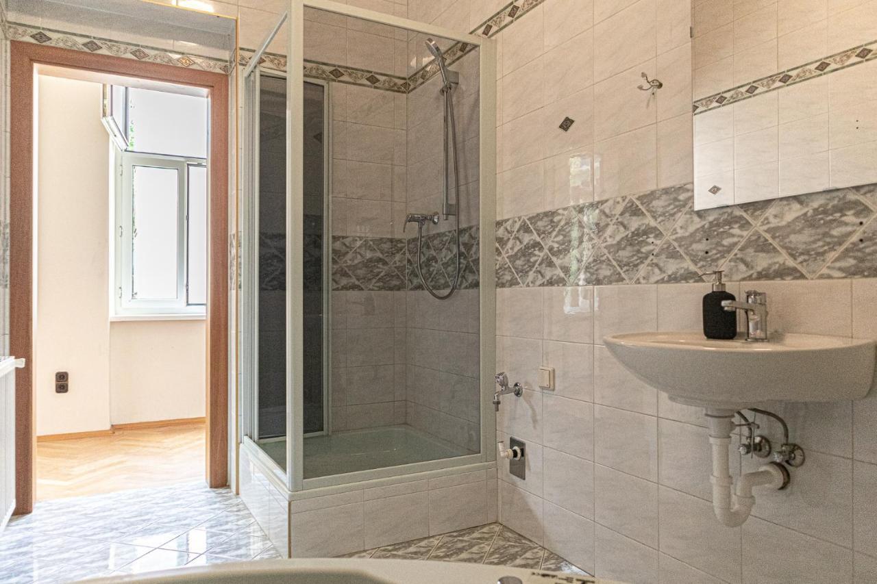 Brilliant 2Br Apt. Near Akh-Hospital Apartment Wina Bagian luar foto
