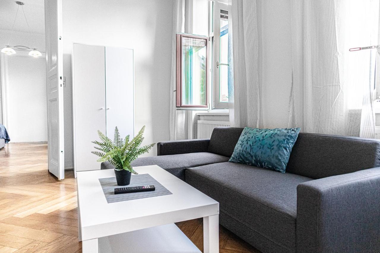 Brilliant 2Br Apt. Near Akh-Hospital Apartment Wina Bagian luar foto