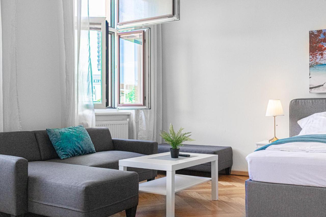 Brilliant 2Br Apt. Near Akh-Hospital Apartment Wina Bagian luar foto